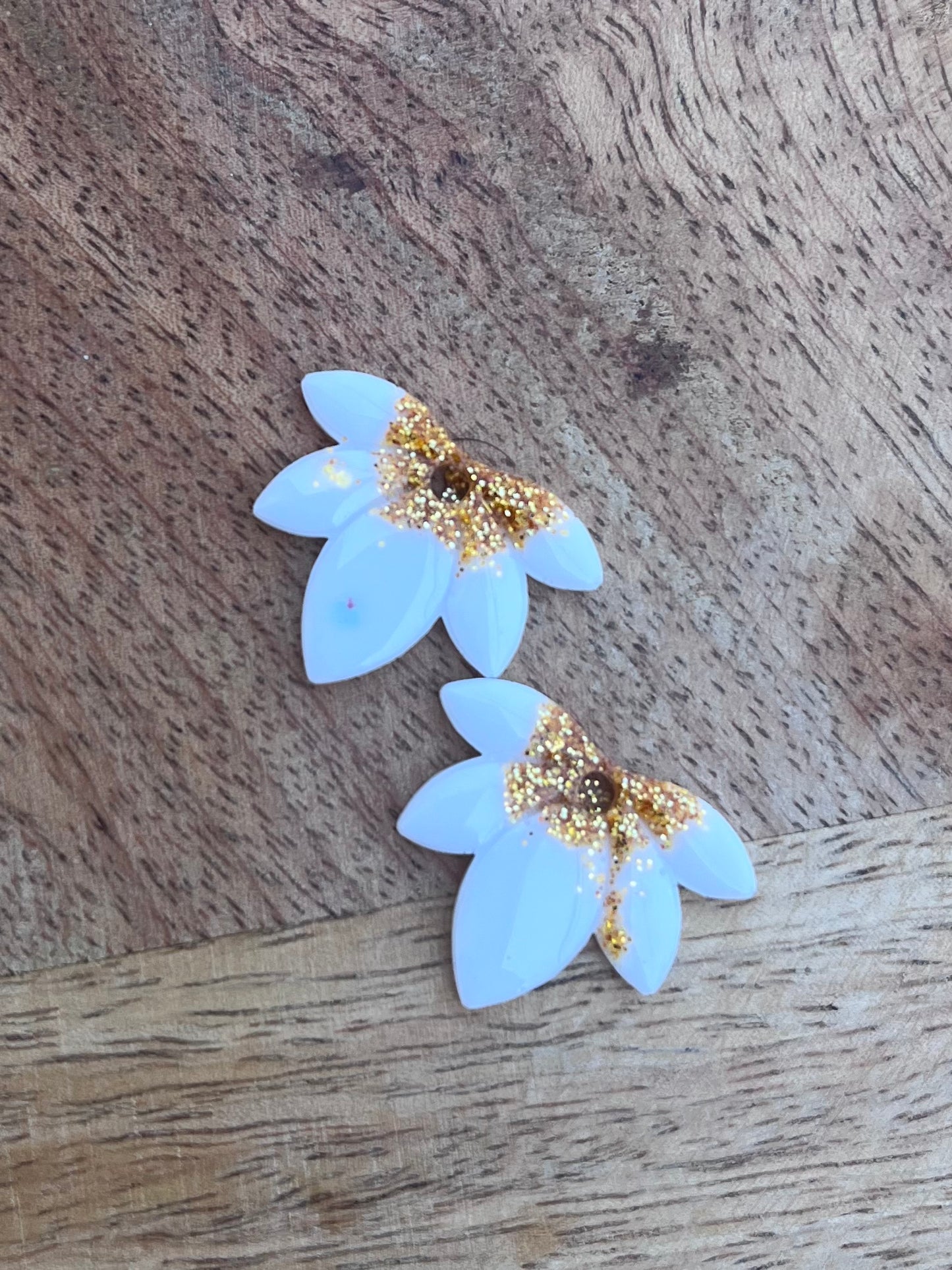 Pampilles " MAGNOLIA " blanc et paillettes or